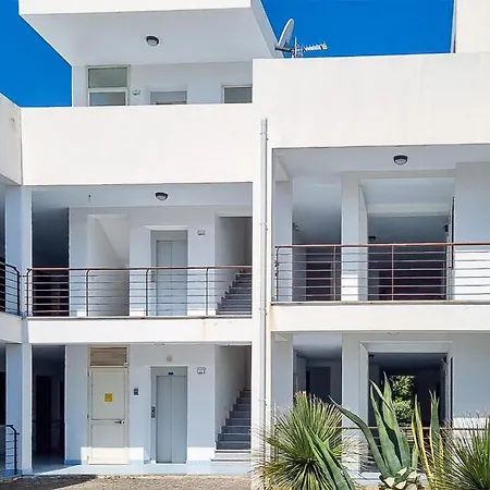 Pet Friendly In Isca Marina With Wifi